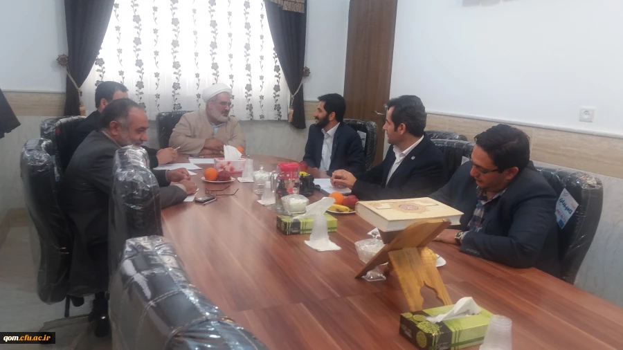 جلسه ای با حضور مدیر امور شعب استان بانک تجارت  در دانشگاه فرهنگیان