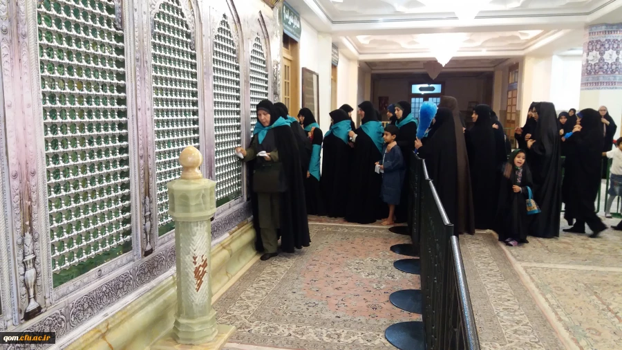 مراسم غبارروبی حرم حضرت فاطمه معصومه (سلام الله علیها) با حضور آموزشگران مرجع دروس تعلیم و تربیت اسلامی