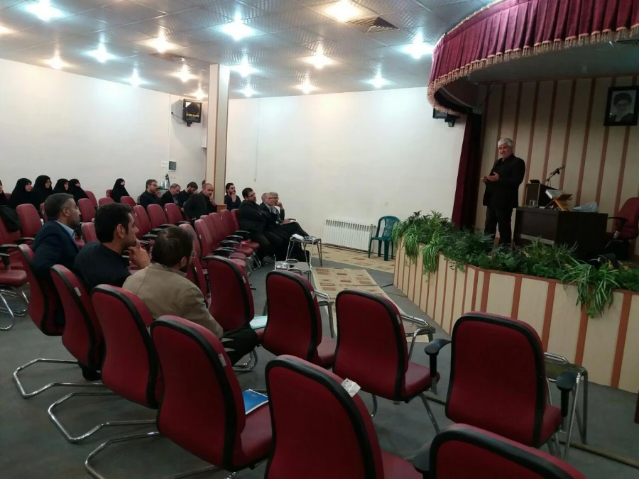 دوره های آموزشی بالندگی حرفه ای ویژه کارکنان اداری  دانشگاه فرهنگیان استان قم برگزار شد.