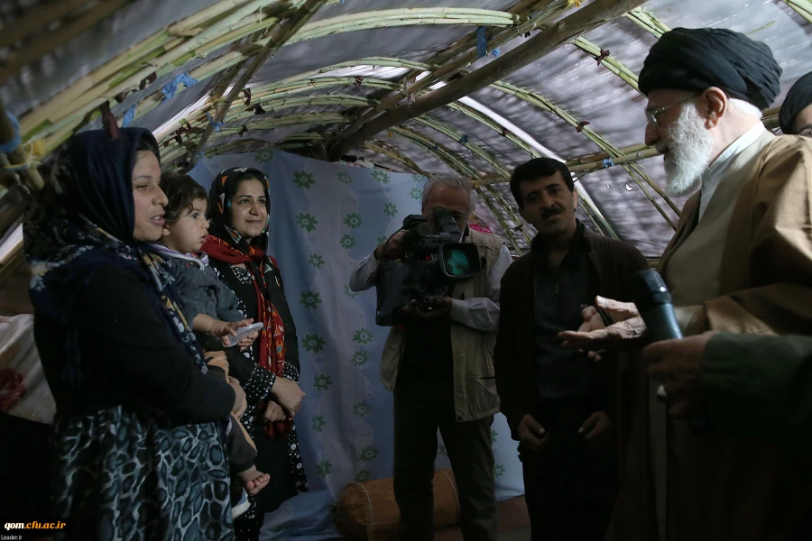 بازدید سرزده مقام معظم رهبری از مناطق زلزله زده غرب کشور