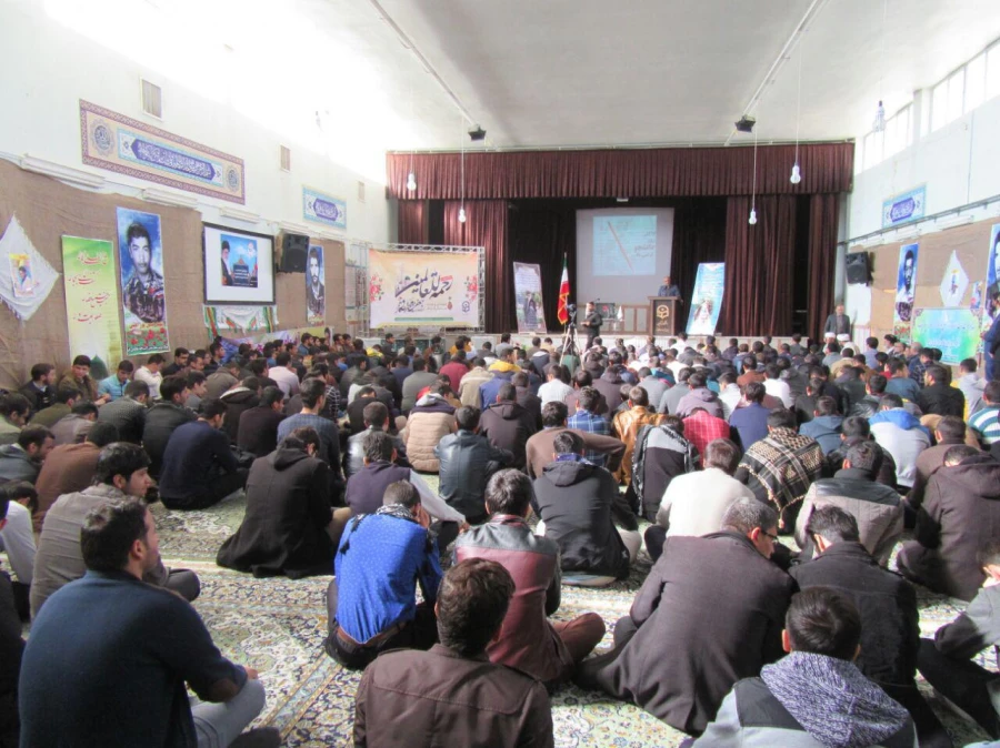 بزرگداشت هفته وحدت و روز دانشجو پردیس آیت الله طالقانی(ره)