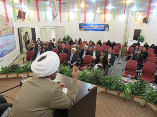 نشست هم اندیشی اساتید و کارکنان دانشگاه فرهنگیان استان قم