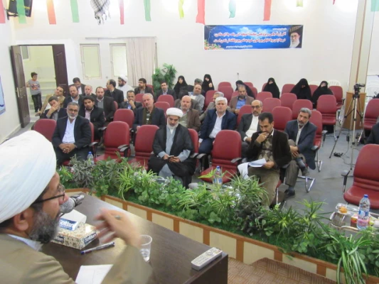 نشست هم اندیشی اساتید و کارکنان دانشگاه فرهنگیان استان قم