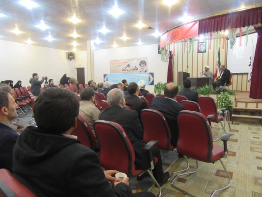 نشست هم اندیشی اساتید و کارکنان دانشگاه فرهنگیان استان قم