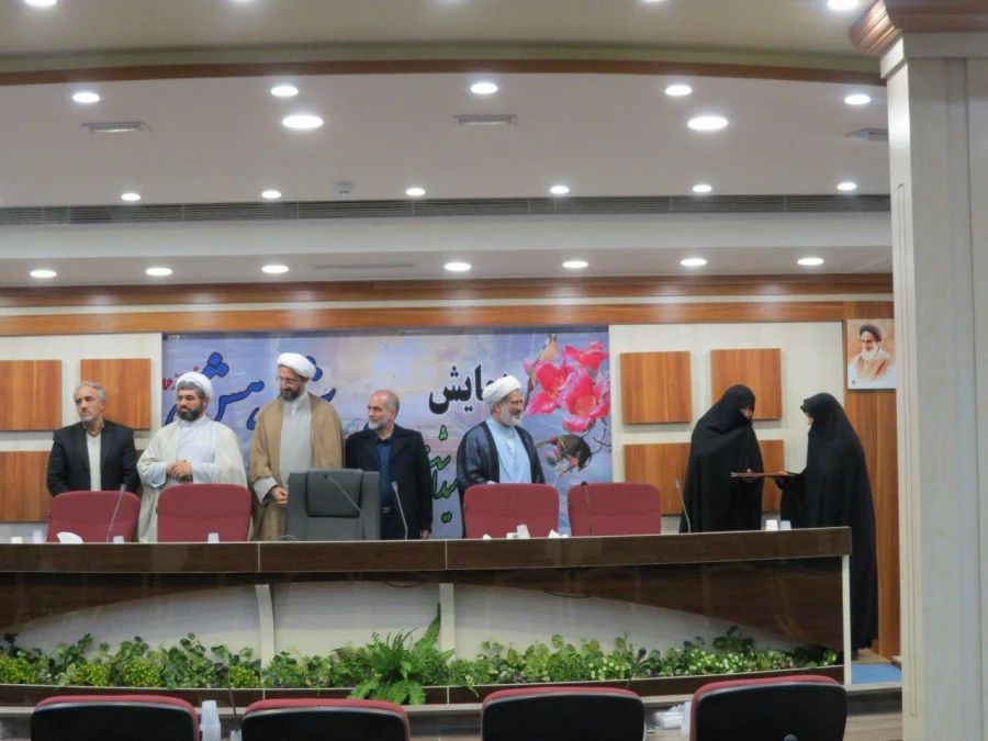 همایش بزرگداشت هفته پژوهش وتجلیل از پژوهشگران برتر استانی پردیس های دانشگاه فرهنگیان  استان قم