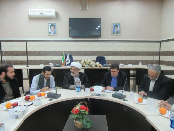 نشست صمیمی سرپرست دانشگاه فرهنگیان با اعضای بسیج دانشجویی پردیس آیت الله طالقانی(ره) قم