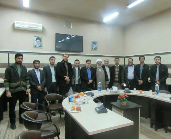 نشست صمیمی سرپرست دانشگاه فرهنگیان با اعضای بسیج دانشجویی پردیس آیت الله طالقانی(ره) قم