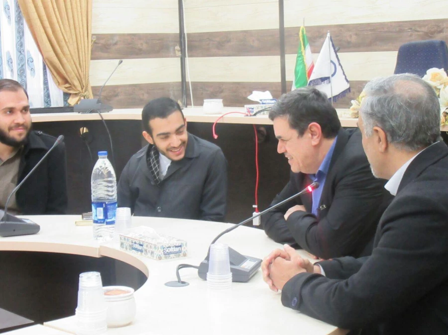 نشست صمیمی سرپرست دانشگاه فرهنگیان با اعضای بسیج دانشجویی پردیس آیت الله طالقانی(ره) قم