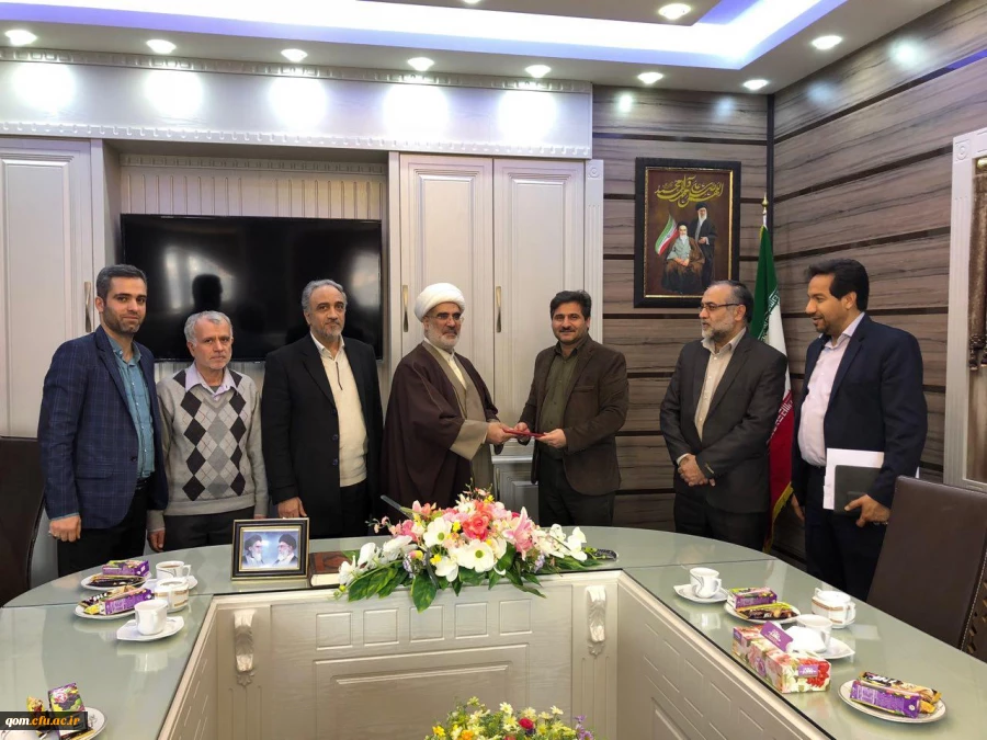 تفاهم نامه همکاری ادار ه کل انتقال خون استان قم و دانشگاه فرهنگیان استان قم با هدف ترویج فرهنگ ایثار  ، نوع دوستی و اهدای خون سالم دردفتر مدیریت انتقال خون استان قم امضا شد.
به گزارش روابط عمومی اداره کل انتقال خون استان قم، این تفاهم نامه طی هماهنگ و با