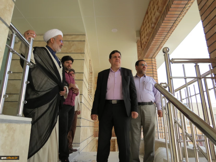 دیدار سرزده دکتر خنیفر از پروژه مقاوم سازی و نوسازی آموزشگاه فدک قم