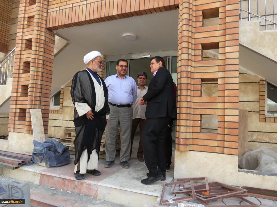 دیدار سرزده دکتر خنیفر از پروژه مقاوم سازی و نوسازی آموزشگاه فدک قم