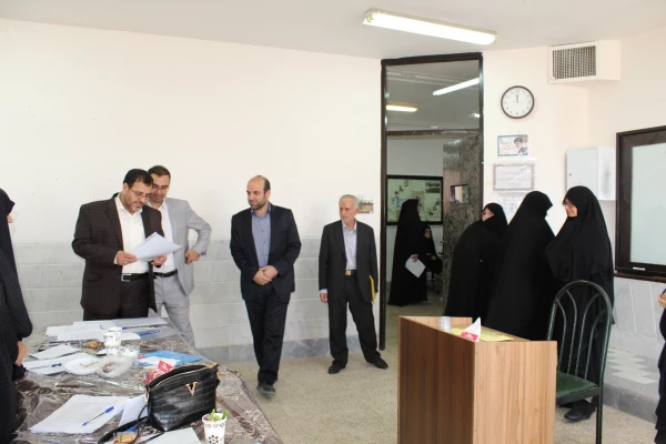 بازدید سرپرست مدیریت امور پردیس های استان قم از پایگاه های مصاحبه پذیرفته شدگان چند برابر ظرفیت در آزمون سراسری 97