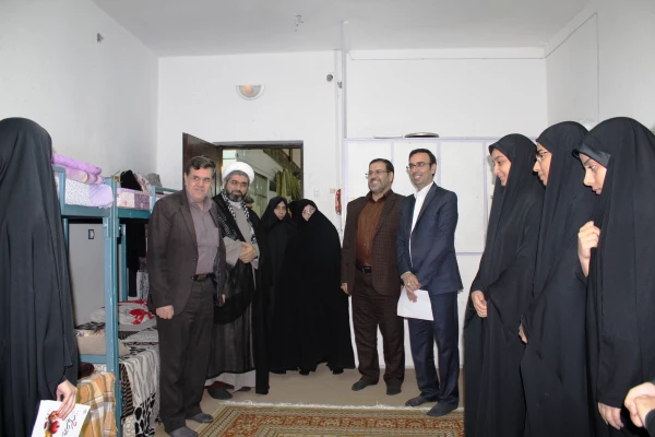 همایش بزرگداشت هفته دفاع مقدس اساتید و کارکنان دانشگاه فرهنگیان استان قم با حضور دکتر خنیفر ریاست محترم دانشگاه فرهنگیان