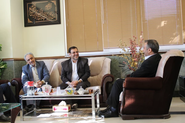 دیدار سرپرست مدیریت امور پردیس های استان قم با سید محمدرضاهاشمی سرپرست استانداری استان قم