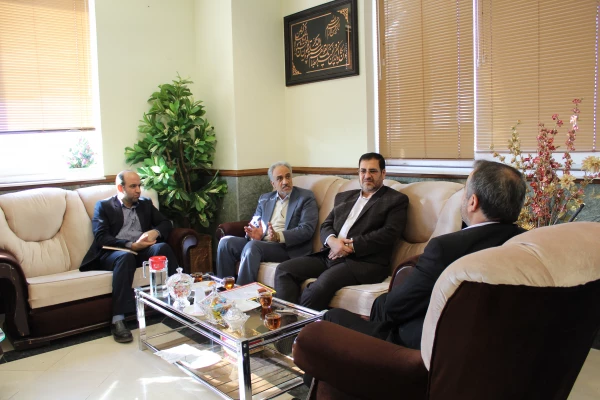 دیدار سرپرست مدیریت امور پردیس های استان قم با سید محمدرضاهاشمی سرپرست استانداری استان قم