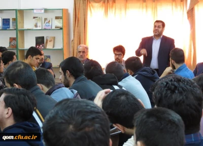 به مناسبت روز دانشجو برگزار شد:
گفتگوی صمیمانه سرپرست مدیریت امور پردیس های استان قم با دانشجو معلمان پردیس آیت الله طالقانی(ره)