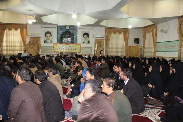 بزرگداشت روز دانشجو با حضور حجت الاسلام و المسلمین ذوالنور نماینده مردم قم در مجلس شواری اسلامی در مرکز آموزش عالی شهید مدنی(ره)