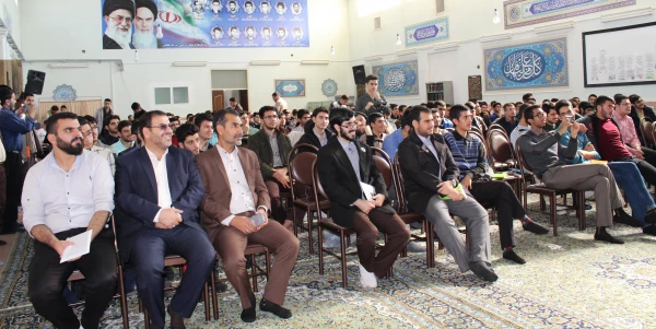 بزرگداشت روز دانشجو در پردیس آیت الله طالقانی(ره) قم