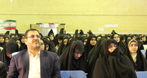 جشن روز دانشجو با حضور سرپرست مدیریت امور پردیس های استان قم در پردیس حضرت معصومه(س)