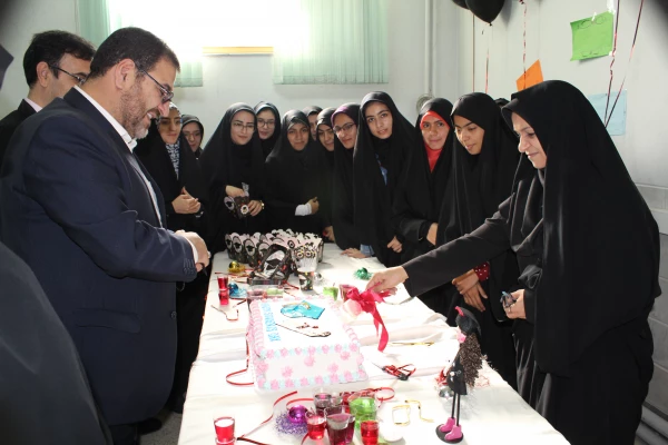 جشن روز دانشجو با حضور سرپرست مدیریت امور پردیس های استان قم در پردیس حضرت معصومه(س)