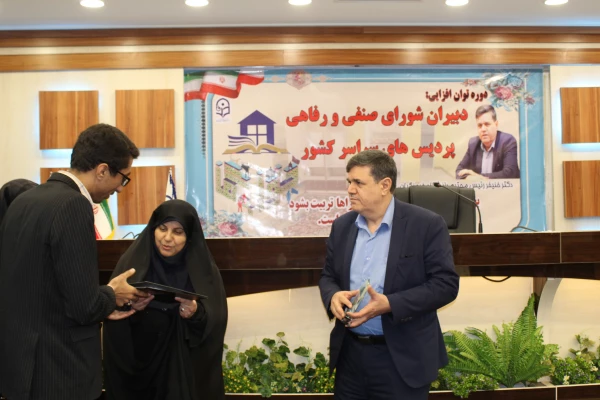 نشست صمیمی دکتر خنیفر با دبیران شورای صنفی دانشجویان