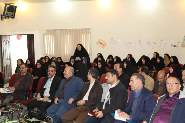 دکتر علی نژاد در نشست صمیمی با سرپرستان سراهای دانشجویی جدید الانتصاب عنوان کرد: سرپرستان باید در نقش سراهای دانشجویی مبلغان ادبیات رحمت و امتنان باشند