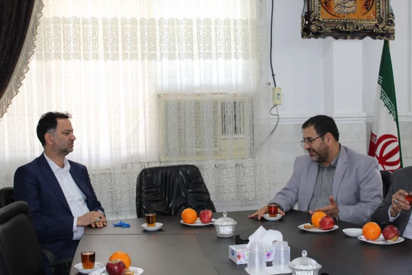 دیدار نوروزی سرپرست مدیریت امور پردیس های استان قم با مدیرکل آموزش و پرورش استان