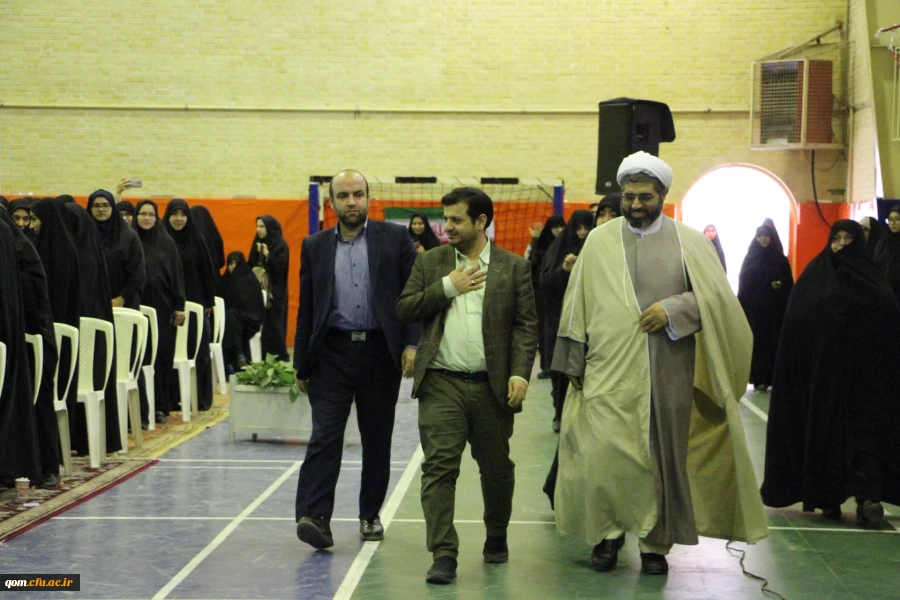 مراسم ساعت فرهنگی پردیس حضرت معصومه(س) قم با عنوان گام دوم انقلاب و نقش معلم مهدوی در تحقق آن با سخنرانی رائفی پور برگزار شد.