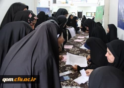 بازدید معاون دانشجویی دانشگاه  از فرایند انتخابات شوراهای صنفی استان قم