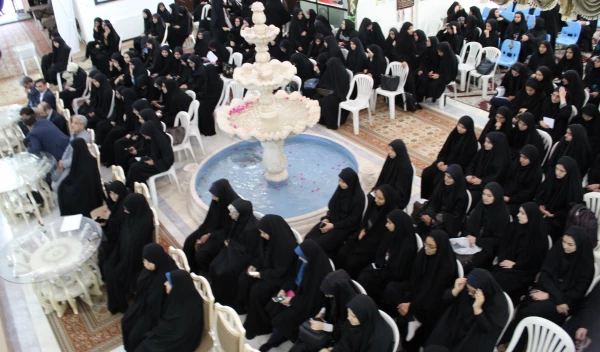 بازدید معاون دانشجویی دانشگاه  از فرایند انتخابات شوراهای صنفی استان قم