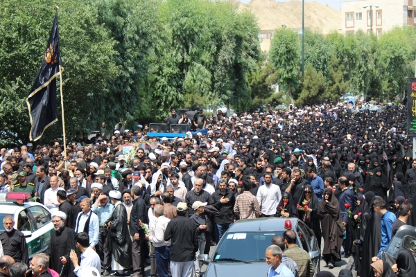 تشییع پیکر شهید گمنام 17 ساله در دانشگاه فرهنگیان استان قم