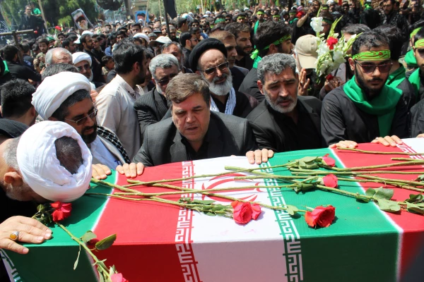 تشییع پیکر شهید گمنام 17 ساله در دانشگاه فرهنگیان استان قم