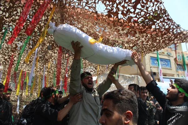 تشییع پیکر شهید گمنام 17 ساله در دانشگاه فرهنگیان استان قم