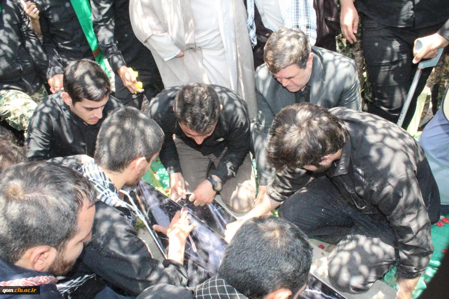 تشییع پیکر شهید گمنام 17 ساله در دانشگاه فرهنگیان استان قم