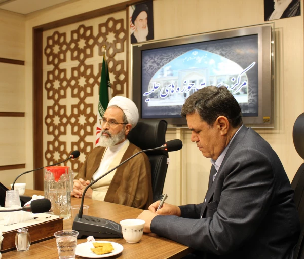 دیدار هیئت رئیسه دانشگاه فرهنگیان و مدیران استانی دانشگاه با آیت الله اعرافی