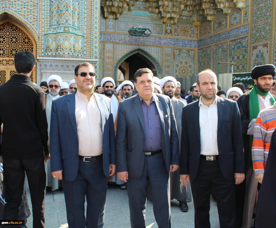 حضور رییس دانشگاه فرهنگیان در جمع دانشجو معلمان حاضر در راهپیمایی یوم الله 13 آبان قم