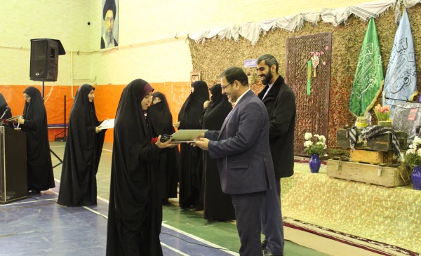 ویژه برنامه باشکوه بزرگداشت هفته بسیج در پردیس حضرت معصومه(س)  استان قم برگزار شد. 6