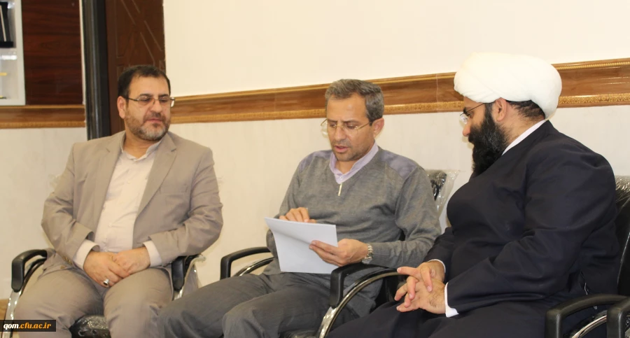 جلسه همکاری حوزه علمیه ودانشگاه فرهنگیان باحضور دکتر طاهری نیا معاون پژوهش و فناوری دانشگاه فرهنگیان 