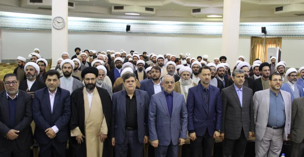 دانش آموزان ما باید با اسوه های بزرگ تاریخ اسلام در دوره معاصر آشنا شوند و این آشنایی یک ضرورت است 2