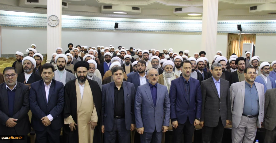 دانش آموزان ما باید با اسوه های بزرگ تاریخ اسلام در دوره معاصر آشنا شوند و این آشنایی یک ضرورت است 2