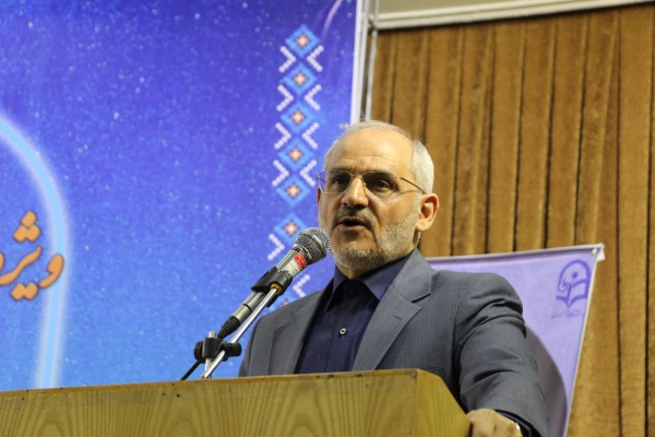 دانش آموزان ما باید با اسوه های بزرگ تاریخ اسلام در دوره معاصر آشنا شوند و این آشنایی یک ضرورت است 4