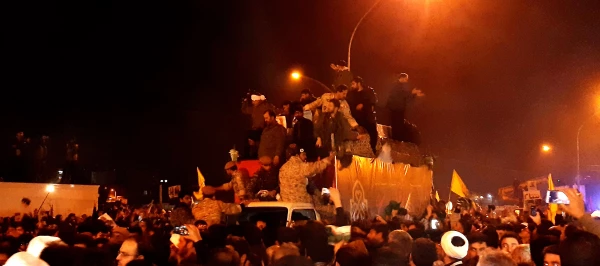 بدرقه با شکوه ابدان مطهر سردار رشید اسلام حاج قاسم سلیمانی و همرزمان مجاهدش توسط مردم انقلابی قم 