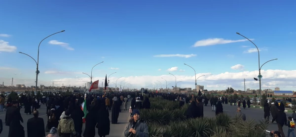 بدرقه با شکوه ابدان مطهر سردار رشید اسلام حاج قاسم سلیمانی و همرزمان مجاهدش توسط مردم انقلابی قم  3