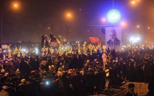 بدرقه با شکوه ابدان مطهر سردار رشید اسلام حاج قاسم سلیمانی و همرزمان مجاهدش توسط مردم انقلابی قم  11
