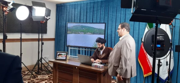 بازدید محمدپور سرپرست مدیریت امور پردیس های استان قم از استدیو ضبط تولید محتوا دروس مجازی