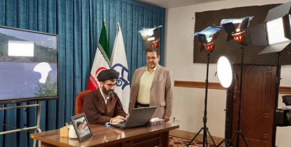 بازدید محمدپور سرپرست مدیریت امور پردیس های استان قم از استدیو ضبط تولید محتوا دروس مجازی 2