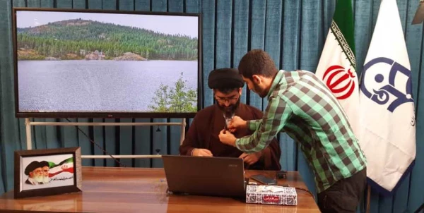 بازدید محمدپور سرپرست مدیریت امور پردیس های استان قم از استدیو ضبط تولید محتوا دروس مجازی 5