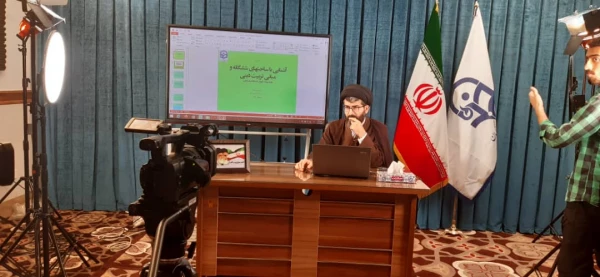 بازدید محمدپور سرپرست مدیریت امور پردیس های استان قم از استدیو ضبط تولید محتوا دروس مجازی 6