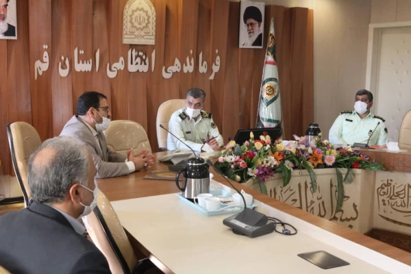 دیدار صمیمی حسن محمدپور سرپرست مدیریت امور پردیس های استان با سردار میر فیضی فرمانده انتظامی استان قم 5