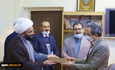 دکتر طاهری نیا،استفاده از ظرفیت های حوزه راه گشا خواهد بود.

بازدیددکتر طاهری نیا معاون پژوهشی دانشگاه فرهنگیان کشور ومحمدپور سرپرست دانشگاه فرهنگیان استان قم از مرکز تربیت مبلغ معلم